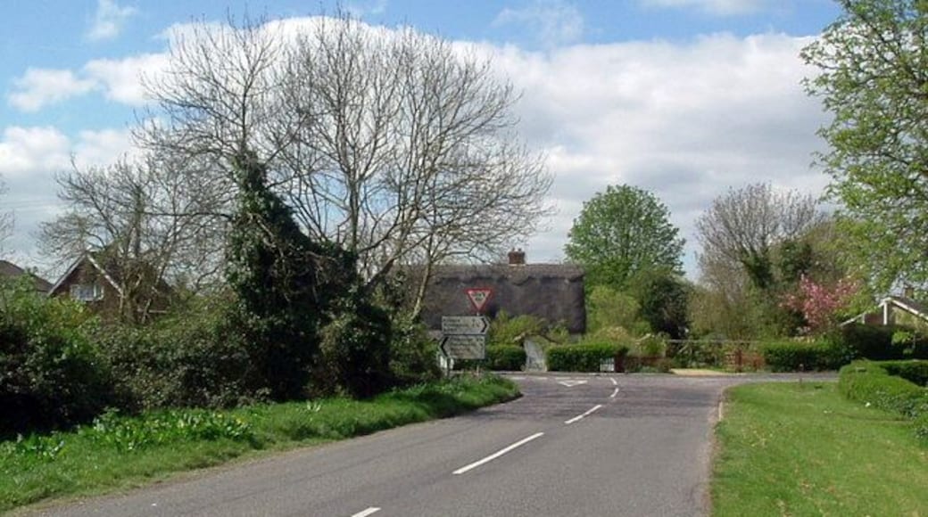 Road junction Manor farm