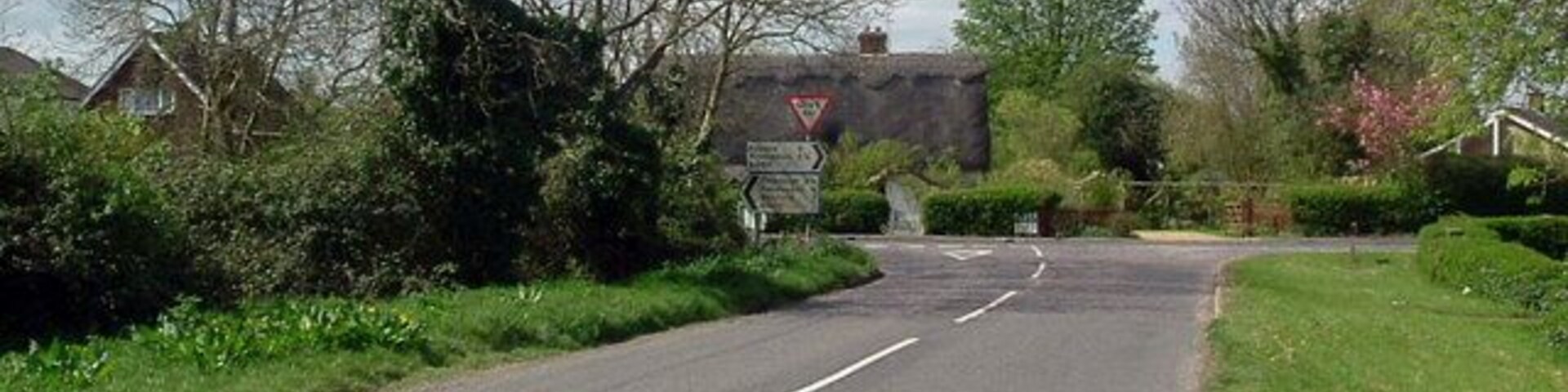 Road junction Manor farm