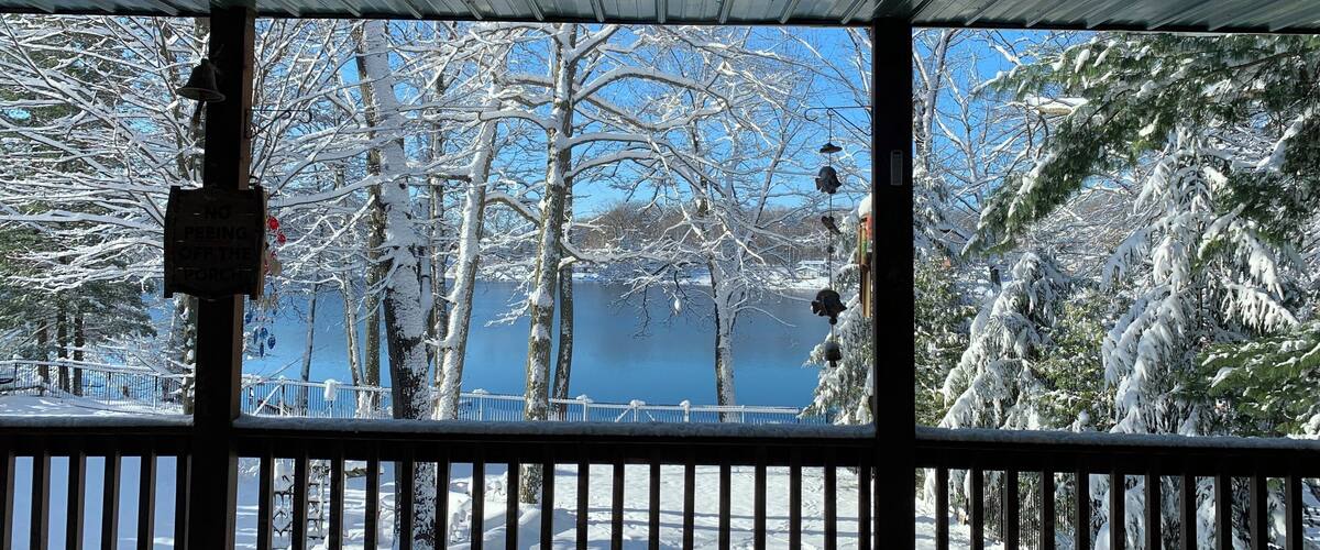 9 1/2 inches of snow 4-14-19