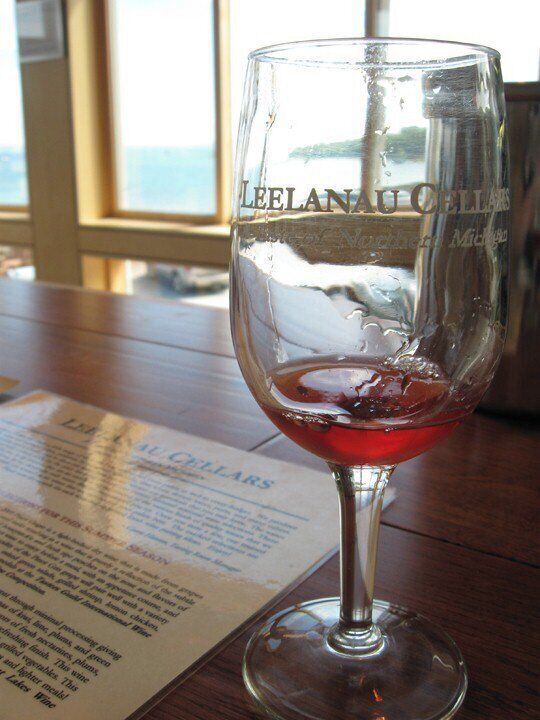 Fun winery with a tasting room, as well as a bar and restaurant. Sweet, summery wines - good for picnics.