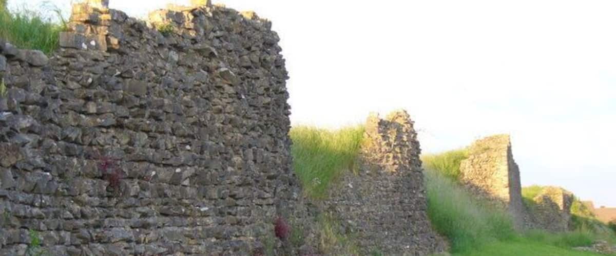 South Walls, Caerwent Substantial Roman remains around the former Roman town of Caerwent. These walls are about 12-15 feet high where the stonework remains. http://www.roman-britain.org/places/venta_silurum.htm