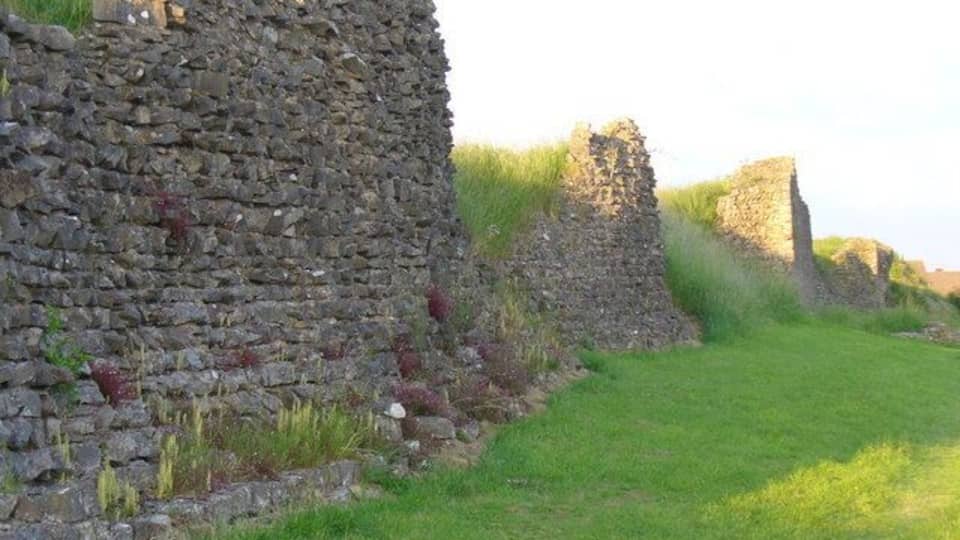 South Walls, Caerwent Substantial Roman remains around the former Roman town of Caerwent. These walls are about 12-15 feet high where the stonework remains. http://www.roman-britain.org/places/venta_silurum.htm