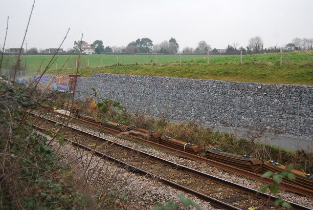 Railway & National Cycleway 2 pass through a cutting