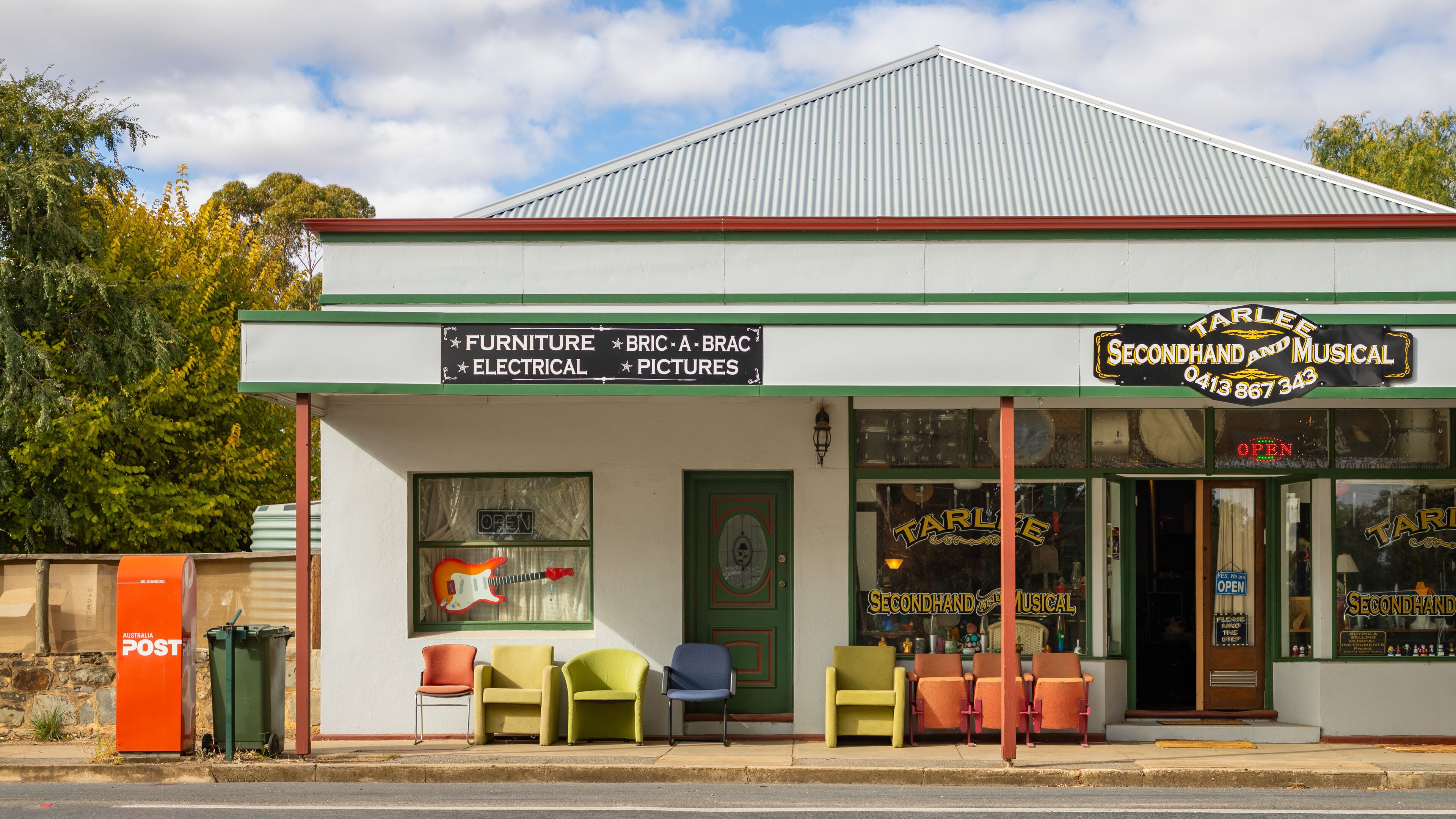 Tarlee featuring a small town or village