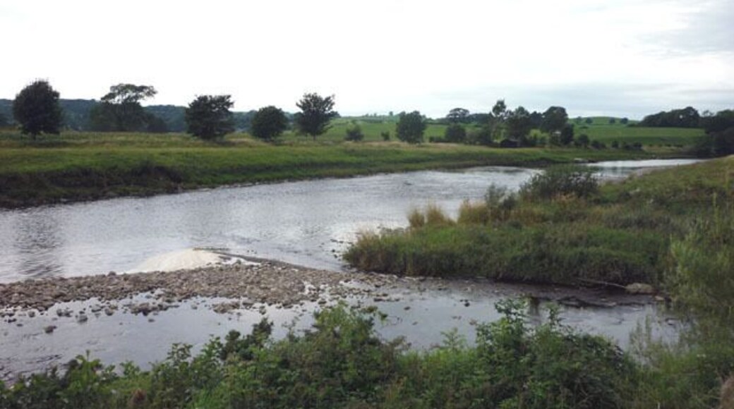 Confluence of Leck Beck with the River Lune