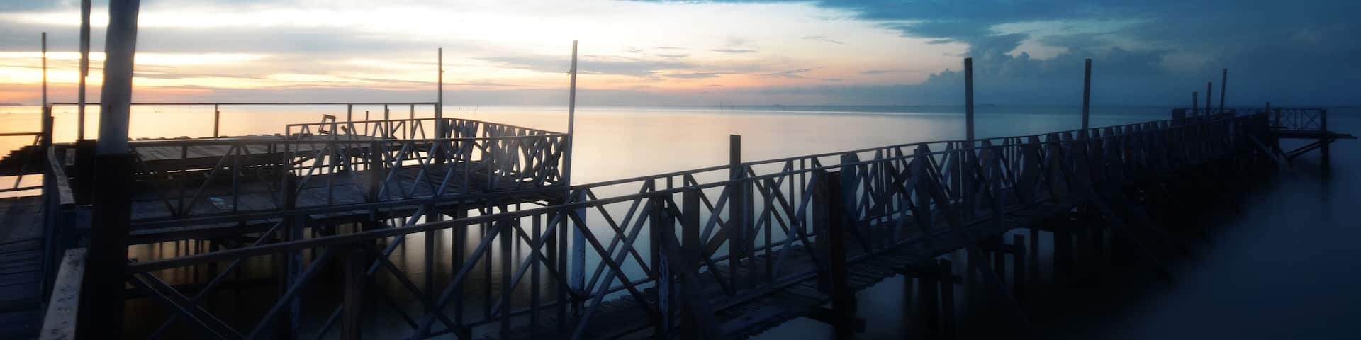 Tanjung Sepat lover jetty in the morning light