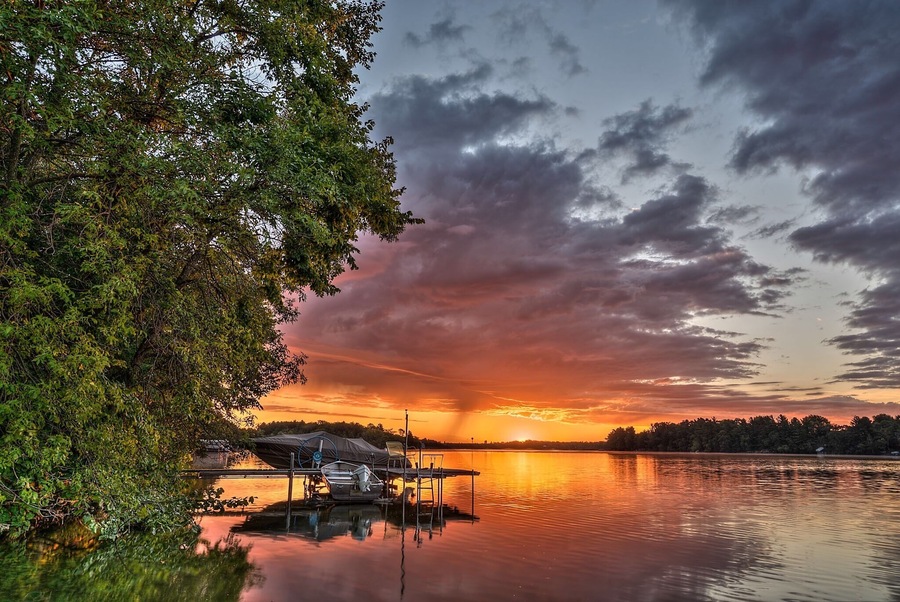 #colorful
Sunrise on the lake. Nothing better than this to greet you in the morning on the cabin.
