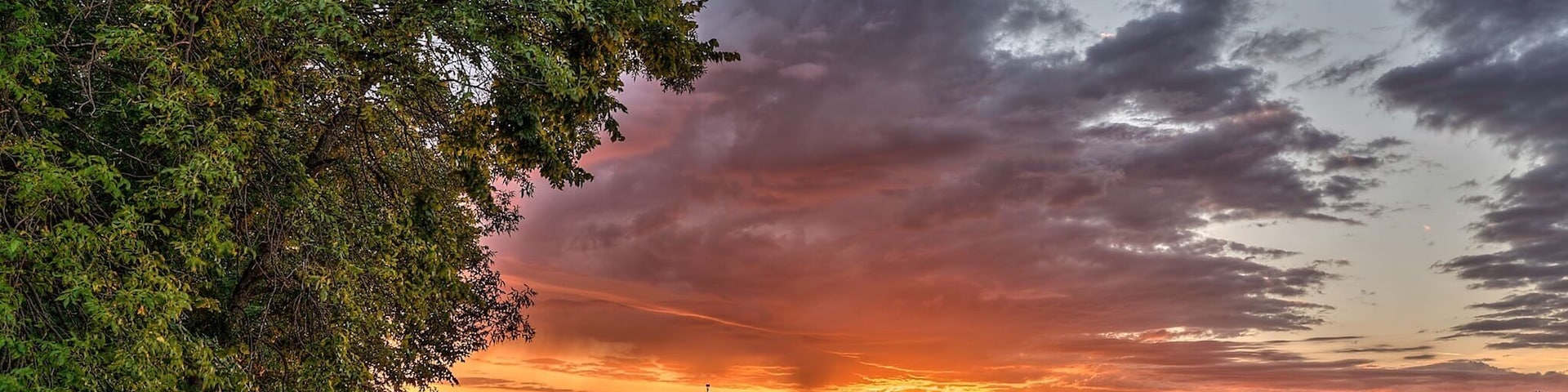 #colorful
Sunrise on the lake. Nothing better than this to greet you in the morning on the cabin.