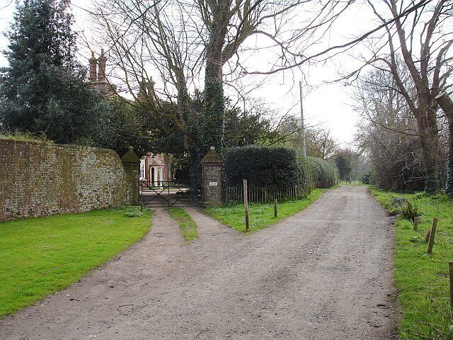 The Old Rectory, Badlesmere There are two tiny churches within a kilometre of Badlesmere - 395483 and 384818. The latter is at the other end of this track, next to Badlesmere Court. Presumably the rector of both used to live here.