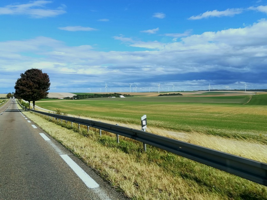 Forget about highways in France take the national or department roads and enjoy the scenery.
Relaxing drive through Champagne area
#France
#ChampagneWineArea
#TroveonTuesday-viva La France