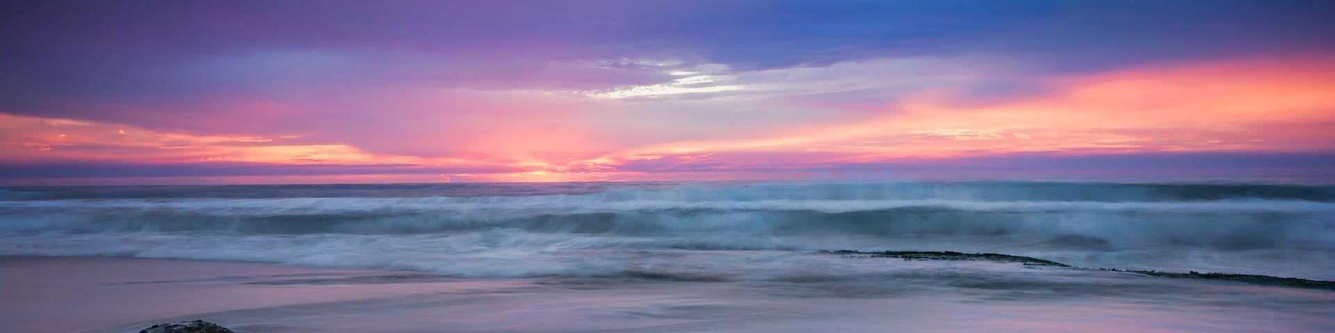 Warriewood is an amazing beach for a beautiful sunrise like the one I saw yesterday morning. A beautiful beach with some nice rocks to sit on and see the sun warm the earth.
#amazing #hotspot #beautiful #Australia
#sunrise