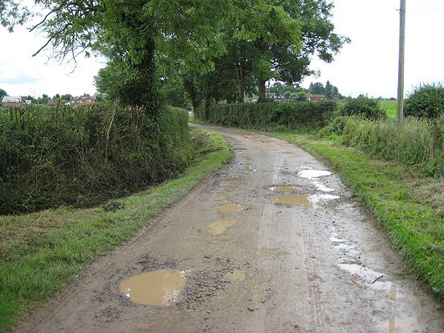 Bovone Lane, Tibberton Looking SW towards the village from this muddy lane.