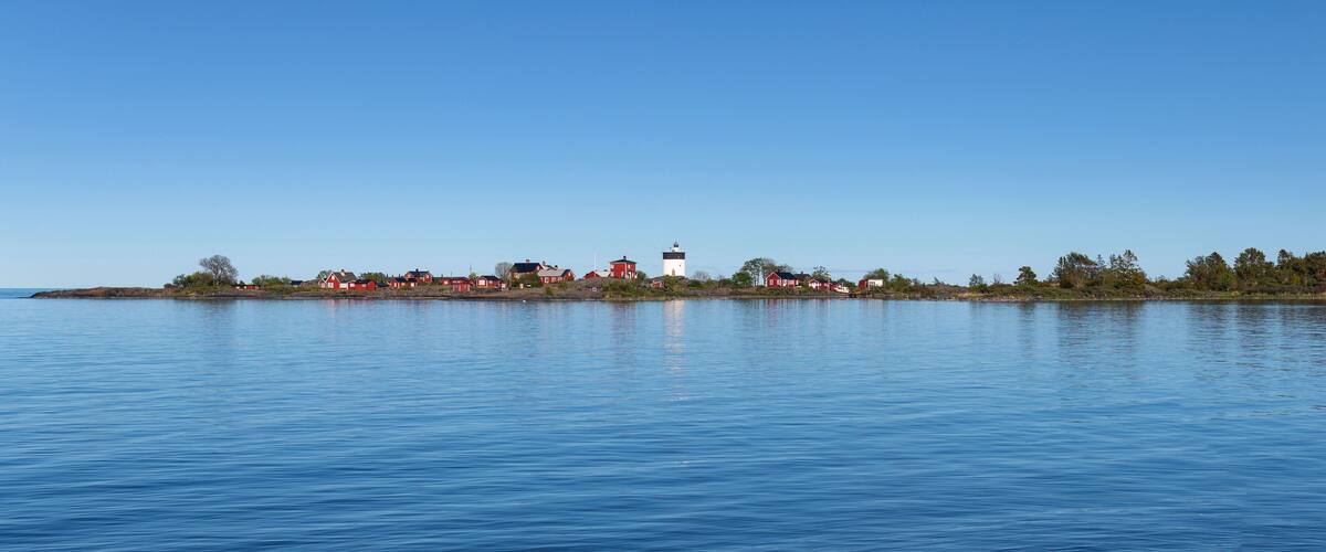 Lighthouse Svartklubben outside of Grisslehamn