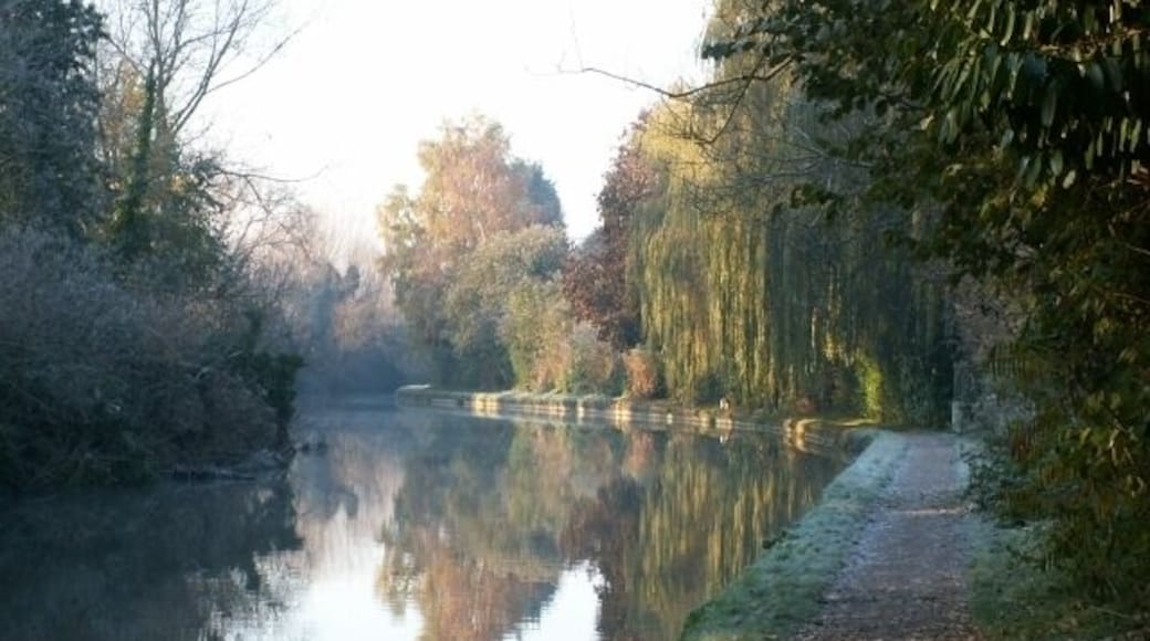 Bend on the Grand Union. A bend on the Grand Union by the old John Dickinsons paper mill.