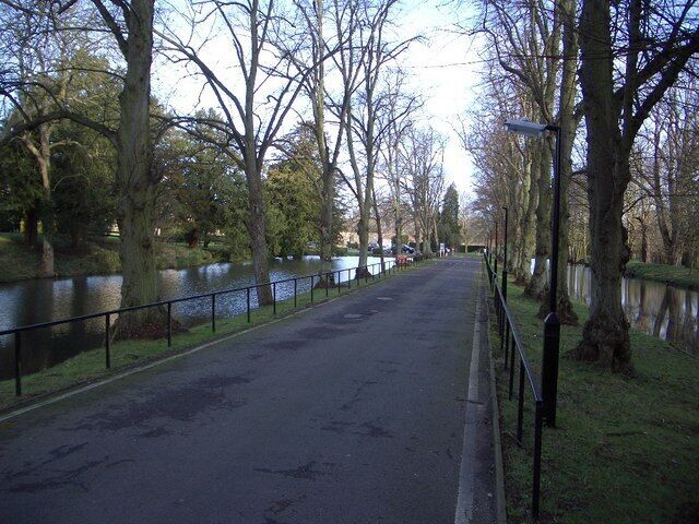 Ornamental Canals & Entrance to Hinwick Hall The ornamental canals on either side of the entranceway to Hinwick Hall form an attractive feature leading to the Hall itself. The right-hand canal possesses a boat house closeby to the entrance.