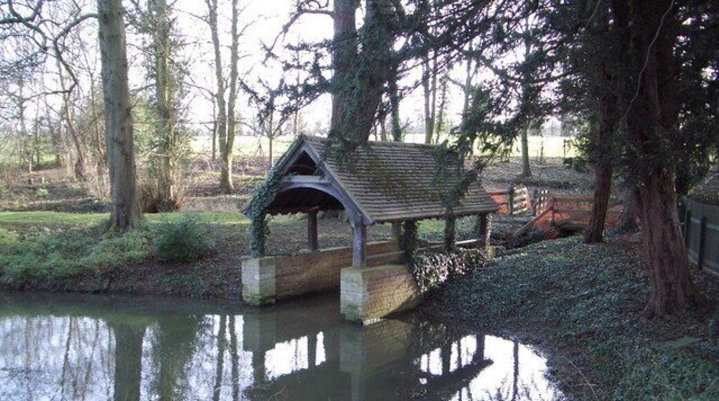 Boathouse at Hinwick Hall This attractive feature is to be found near to the entrance of the Hall beside the right-hand ornamental canal.