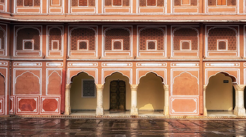 sarvato bhadra diwan e khas courtyard close up
