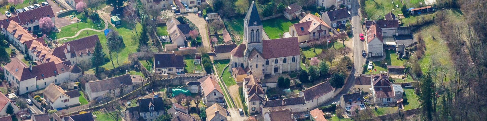 vue aérienne de Montainville dans les Yvelines en France