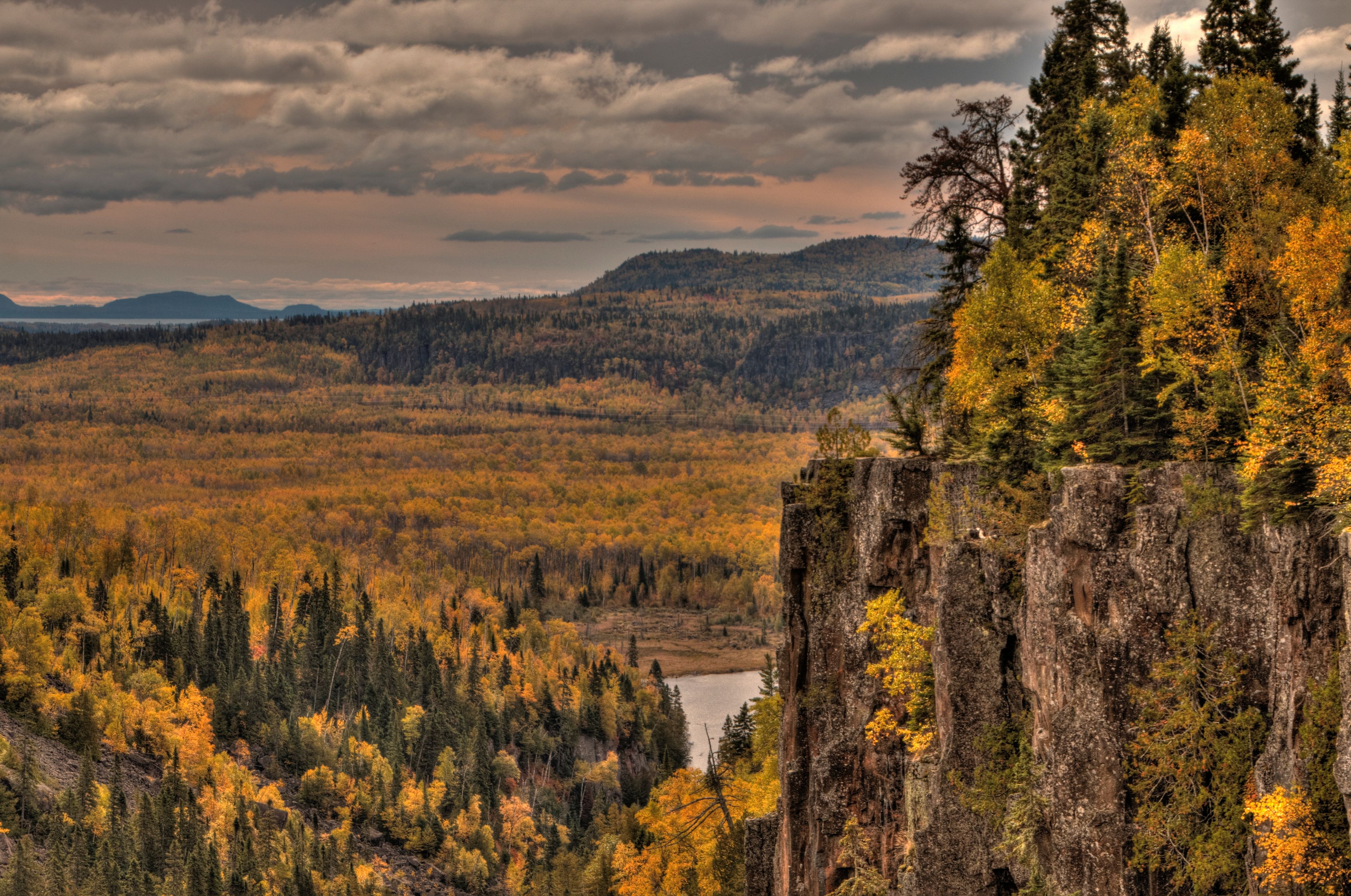 Ouimet canyon is a provincial Park in Northern Ontario by Thunder bay