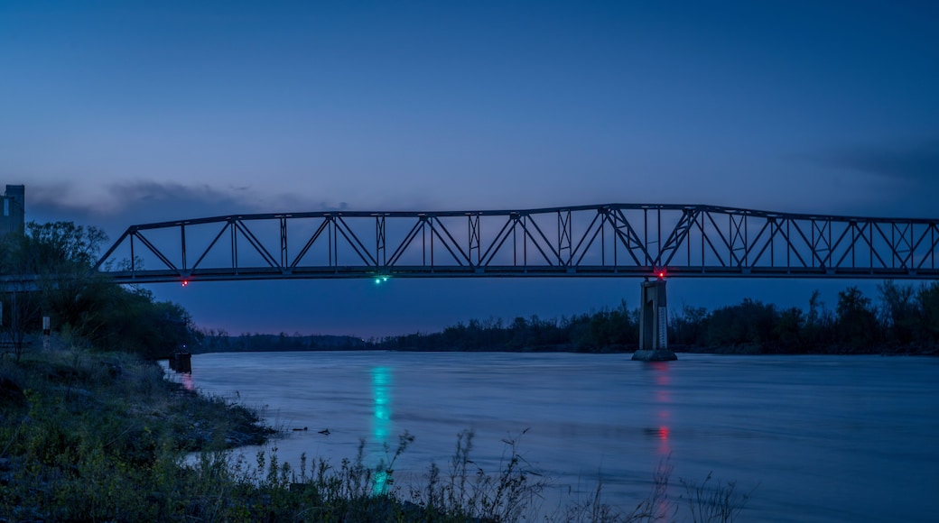 night view of the truss bridge over the Missouri River at Brownville, Nebraska