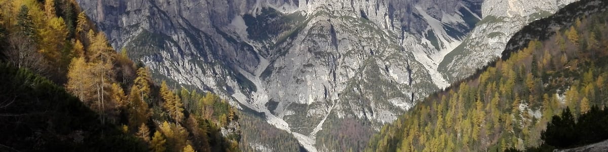 Parco naturale delle Dolomiti Friulane. Spalti di Toro e Monfalconi da loc. Scalet - Sciol de Mont - Val Cimoliana - Comune di Cimolais (PN)
