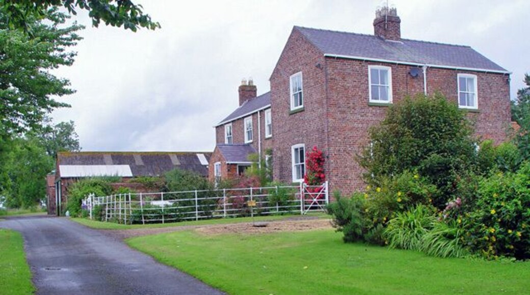 Westfield House, Westfield Farm, Sheriff Hutton Looking northwest along the access lane.