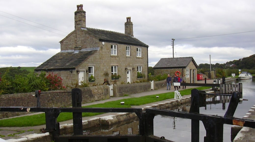 Photograph showing Top Lock House on the Leeds and Liverpool Canal, Brindle