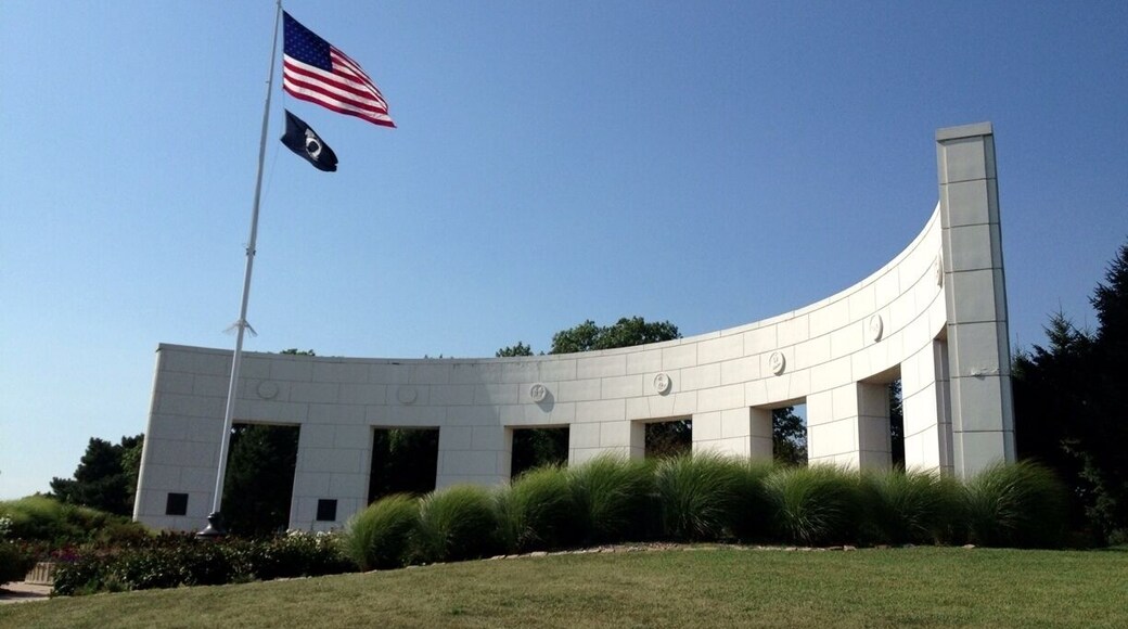 Beautiful park dedicated to World War II veterans. It's full of gardens and sculptures.