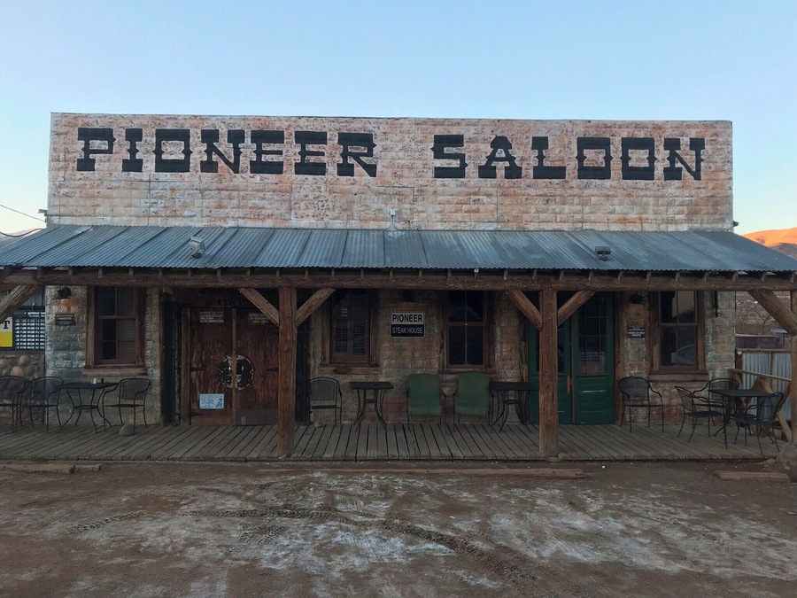 After a beautiful afternoon drive from Anaheim to Las Vegas, did you really think we wouldn’t stop at the oldest saloon in Nevada? Established in 1913, but the Wild West never looked so good! Next time we pop in, maybe we’ll be lucky enough to share a cold one with one of their resident ghosts #Nevada