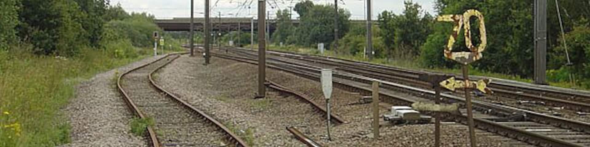 Track split After passing through Rossington, the line expands from 2 to 4 tracks. In addition, the currently unused track in the immediate foreground was the exit onto the main line for coal trains from Rossington Colliery. (NB this picture was taken from a public footpath crossing)