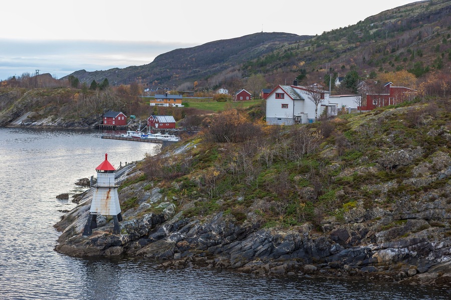 The little fishing village of Stokkneset in the narrow Stokksund strait between Stokkøya and the mainland, Åfjord Municipality, Trøndelag, Norway