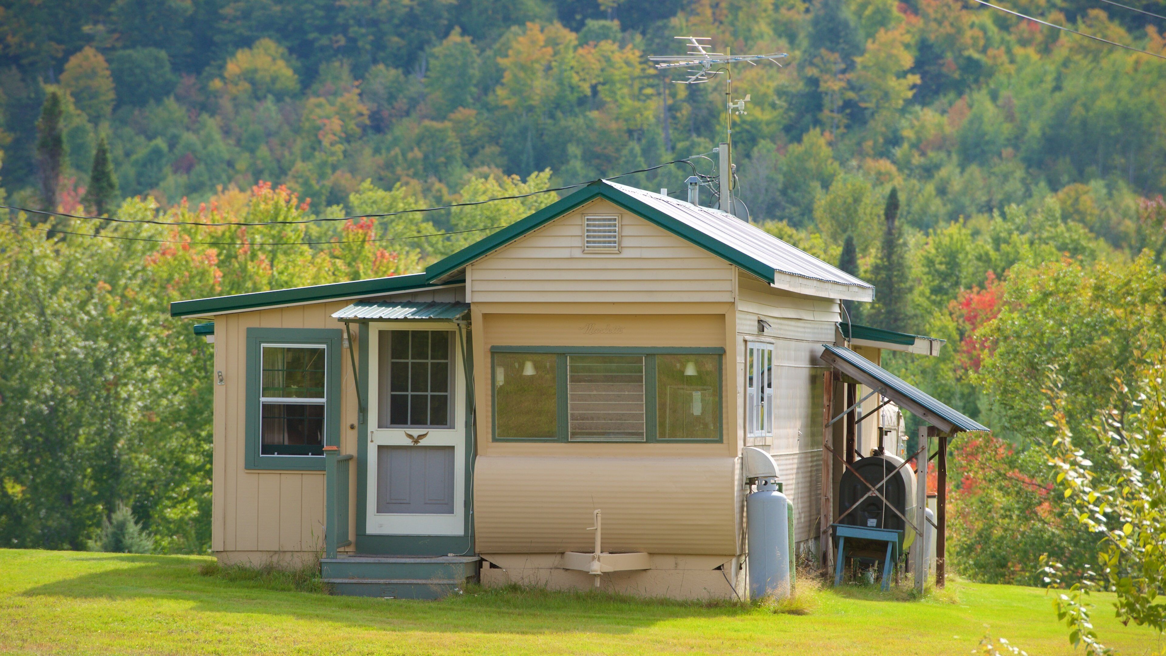 New Hampshire ofreciendo escenas tranquilas y una casa