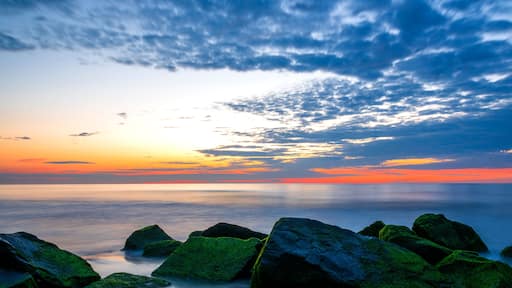 Powerful sunrise at the beach