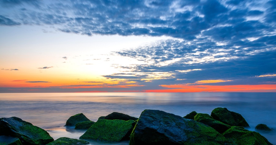 Powerful sunrise at the beach