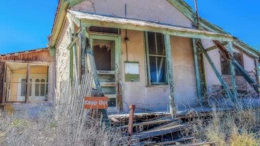 Lake Valley was a silver-mining town that thrived from 1881 to 1893.