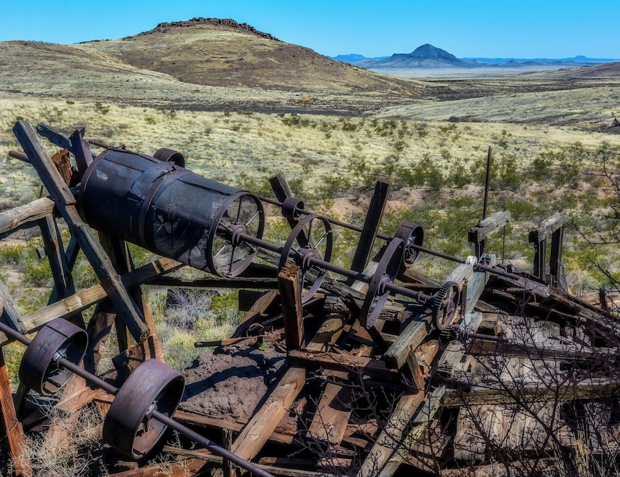 Lake Valley was a silver-mining town that thrived from 1881 to 1893.