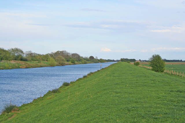 River Witham Looking downstream. The public footpath follows the top of the flood bank all the way into Boston.