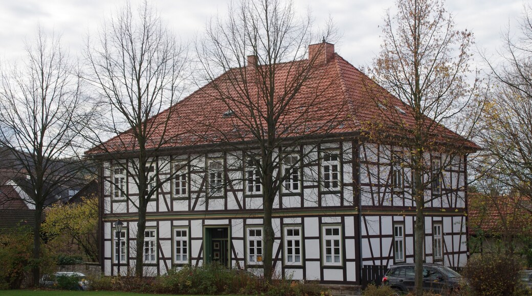 Dransfeld in Niedersachsen. Das denkmalgeschĂŒtzte Haus KirchstraĂe 1.