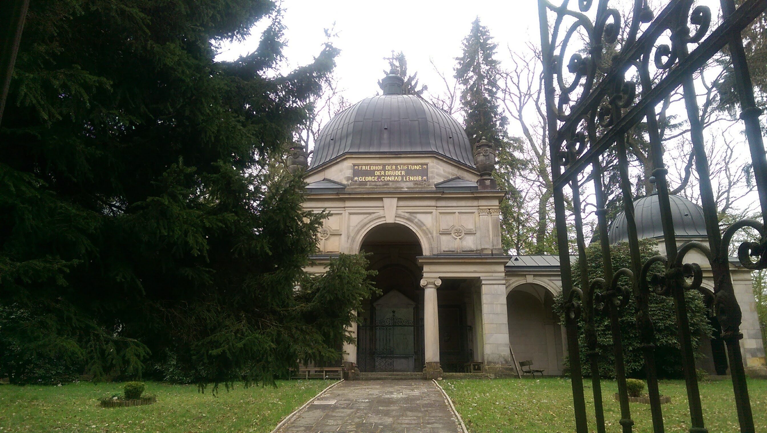 Lenoir-Stiftung in Fürstenhagen, Mausoleum