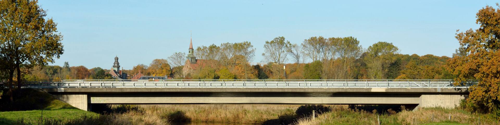 Die Brücke der Bundesstraße 206 über die Stör in Kellinghusen