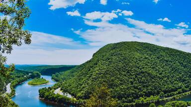 The View From Atop Mount Tammany at the Deleware Water Gap
