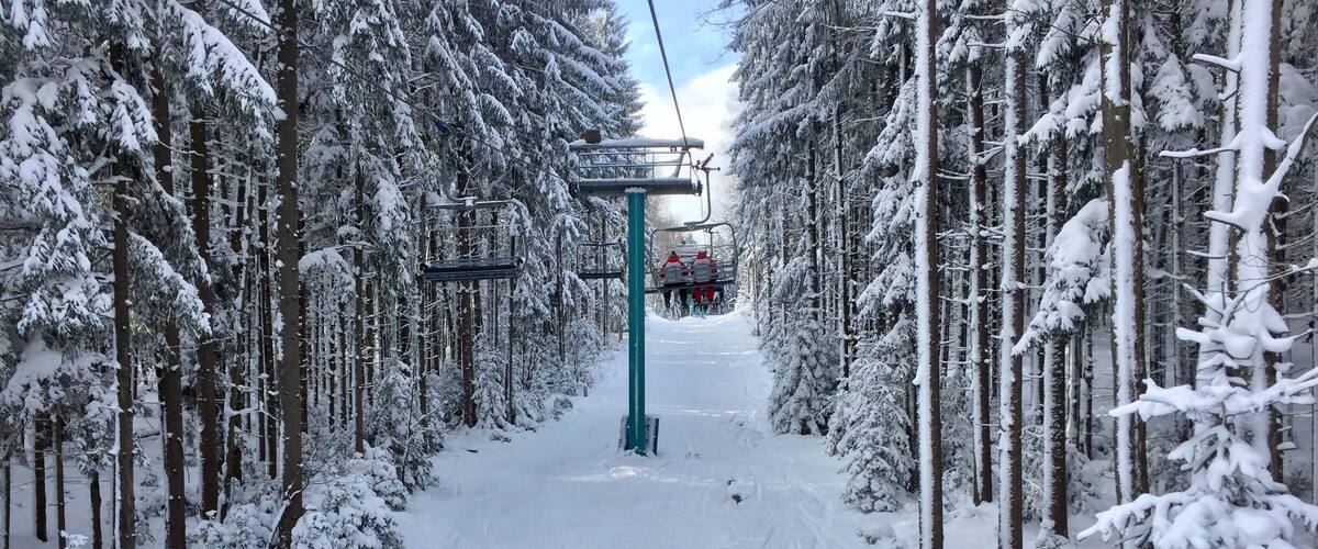 Heading back east to spend time with family and friends for the holidays, I was able to ski at my #hometown resort once again; something I look forward to each and every year. 2017 blessed us with incredible conditions as temperatures were in the teens and feet of lake-effect snow fell. Captured this image on the Tannenbaum lift.
#lifeatexpedia
#skiing
#snow
#hometown