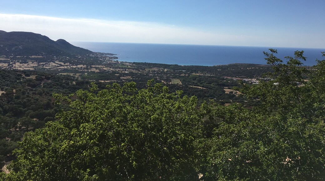 View down to Algajola beach!