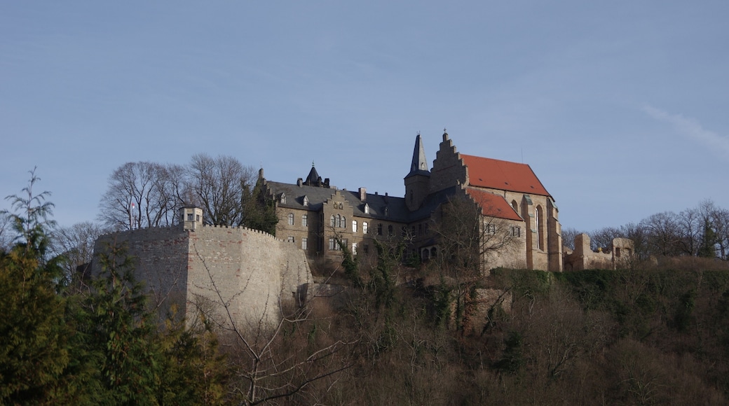 Lutherstadt Mansfeld im Landkreise Mansfeld-Südharz in Sachsen-Anhalt. Das Schloss oberhalb des Ortes steht unter Denkmalschutz.