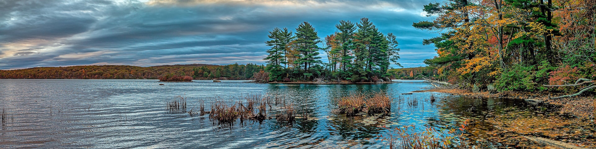 Harriman State Park at the lake in autumn