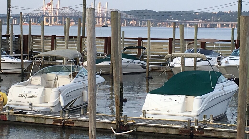 Even if you don't have a boat to anchor here at this marina in Piermont, NY, walk around on foot and be sure to visit Flywheel Square for shopping and a meal. #aquatrove