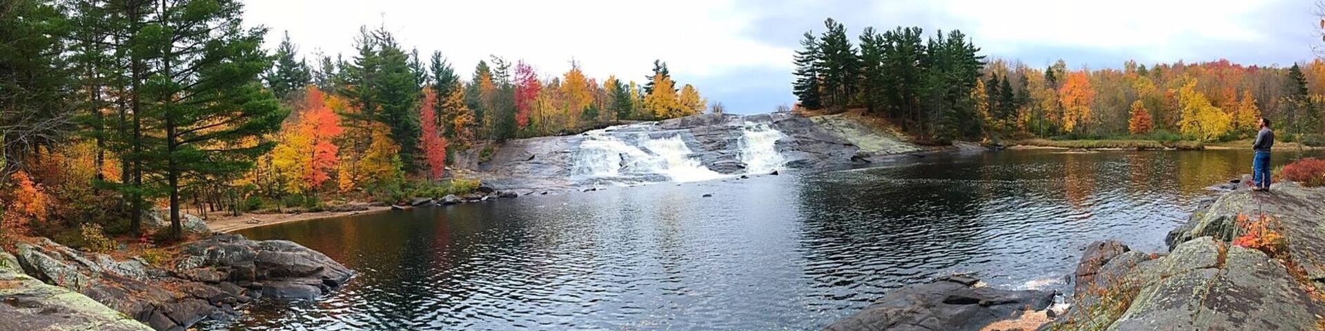 spectacular spot in the Adirondacks, the scenery was breathtaking. The falls too 😉