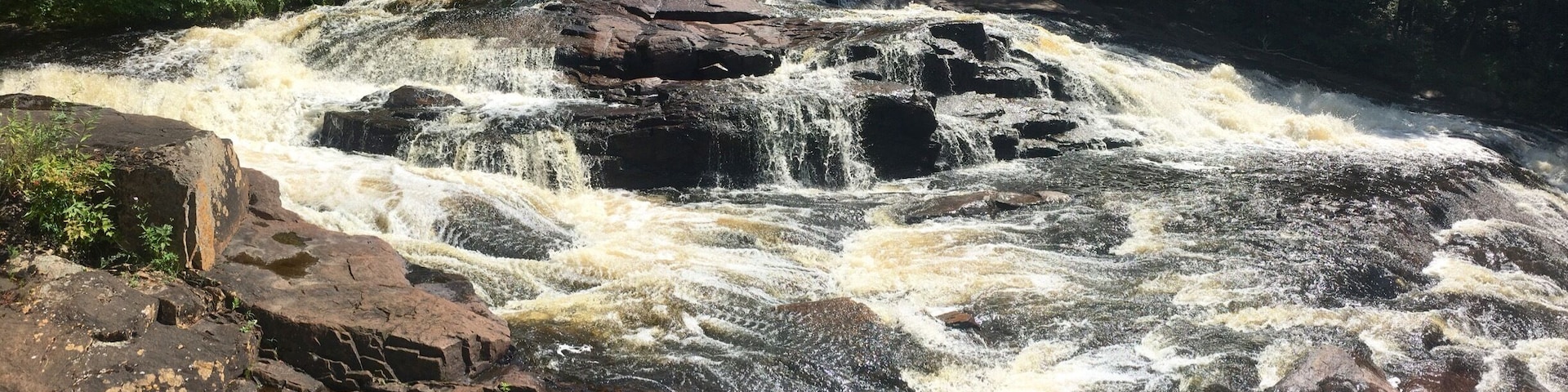 Waterfall along tooly pond road