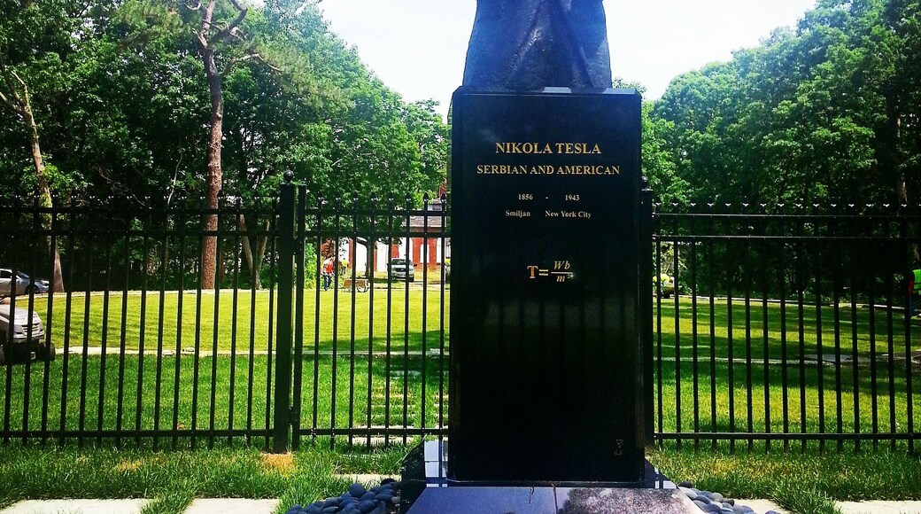 The future home of the Tesla Museum! The old building is under construction and there's still a few years until it finally opens but this statue was added and the base of Tesla's tower is visible behind it. On most Saturdays a crew of volunteers are working to clear debris and maintain the grounds. They're nice folks and will let you walk around the private property and tell you how the museum is coming along. #roadtrip #science