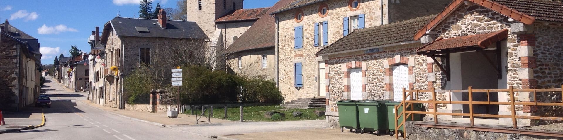Linards, son ancienne gare, sa rue principale et son église.